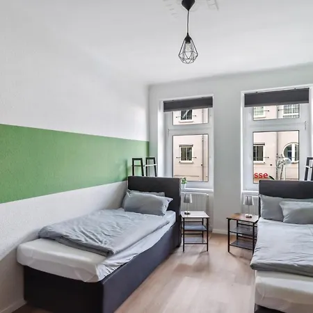 Salihomes/max Apartment/5pax/modern Eingerichtet/voll Ausgestattet Kueche Markranstaedt