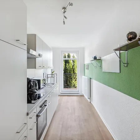 Salihomes/max Apartment/5pax/modern Eingerichtet/voll Ausgestattet Kueche Markranstaedt